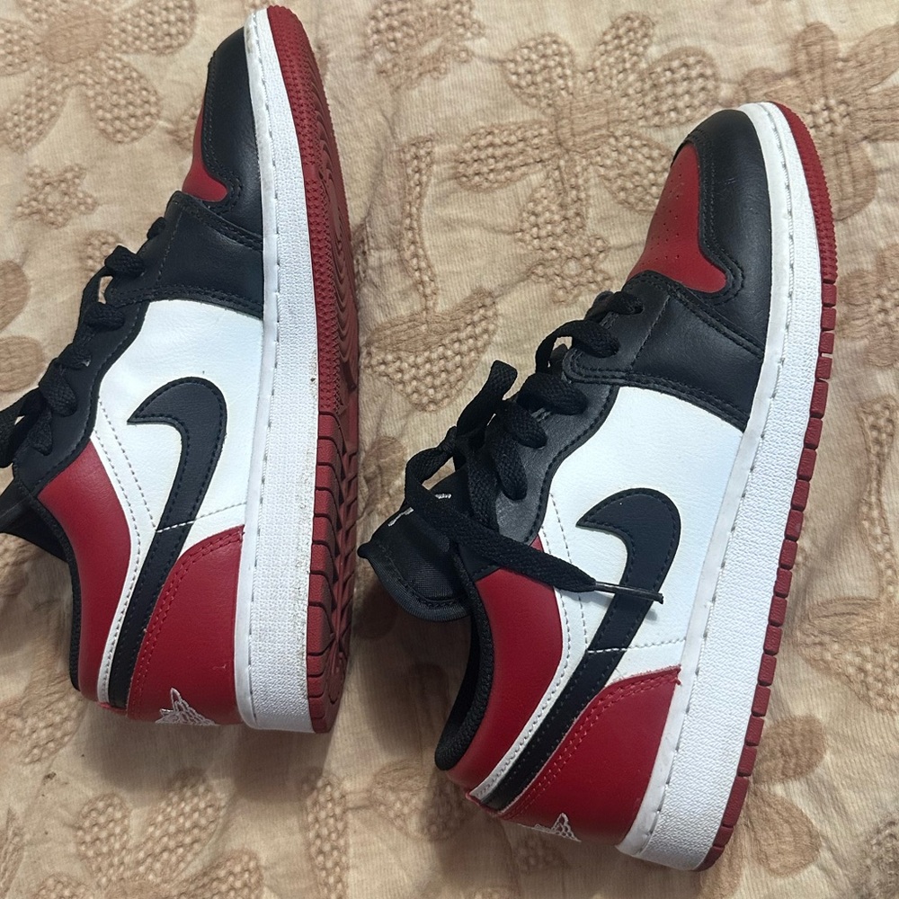 Air Jordan Low 1’s Gradeschool Sz 4.5